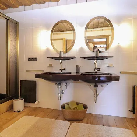 Amazing In With 2 Bedrooms